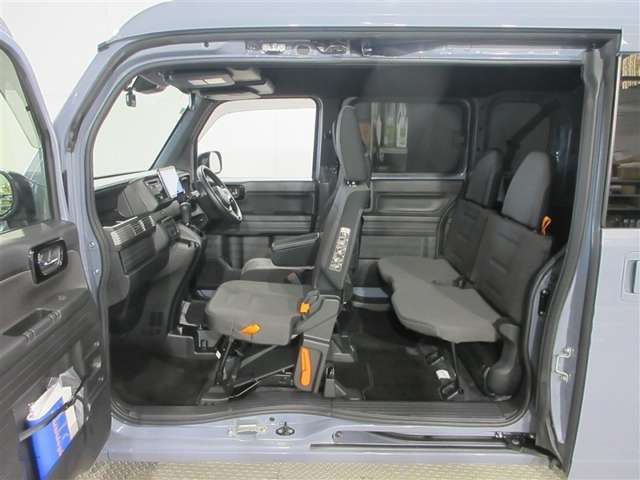 Honda N-VAN 8