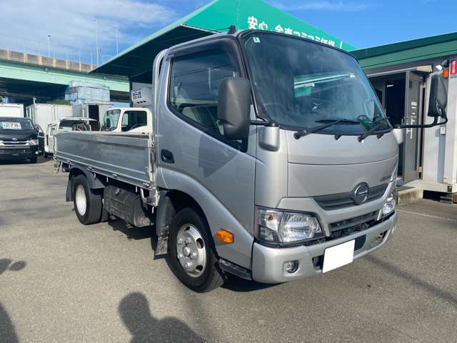 Hino Dutro 3