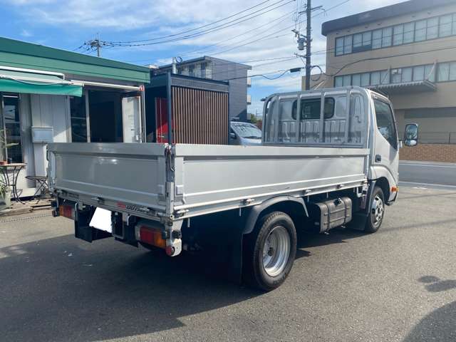 Hino Dutro 4