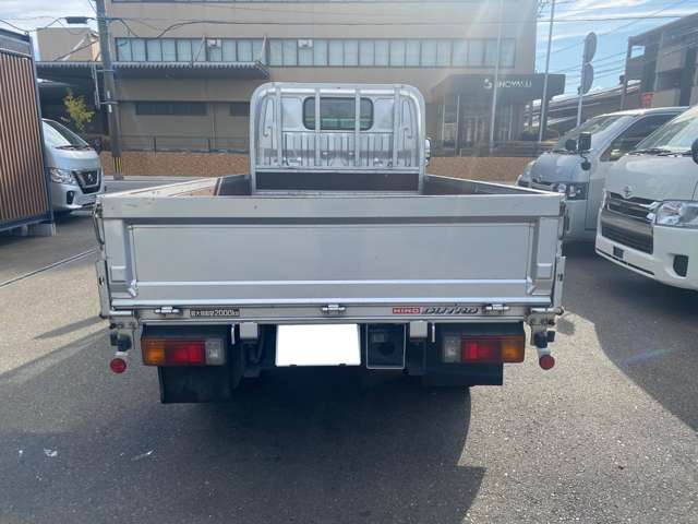 Hino Dutro 6