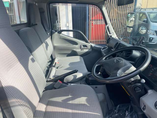 Hino Dutro 9