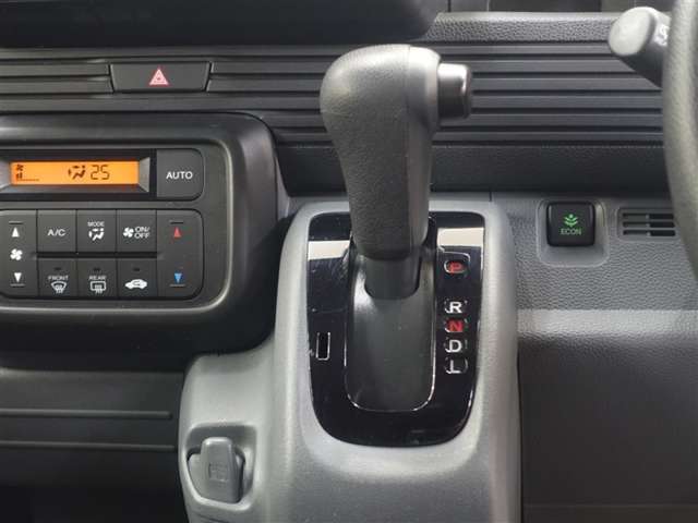 Honda N-VAN 12