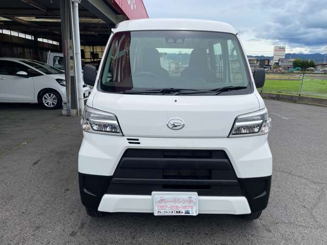 Daihatsu Hijet Cargo 6