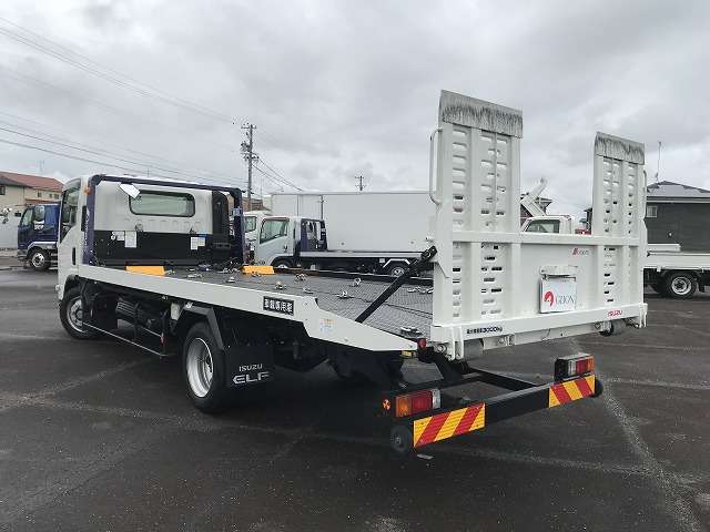 Isuzu Elf 11