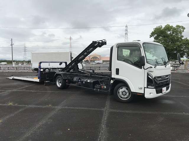 Isuzu Elf 3