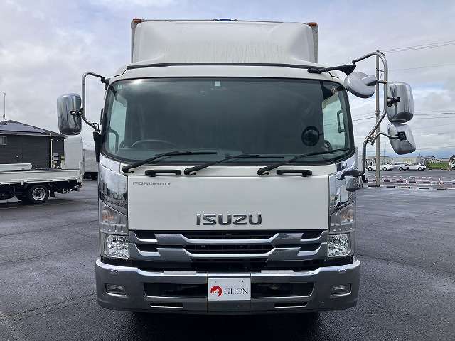 Isuzu Forward 9
