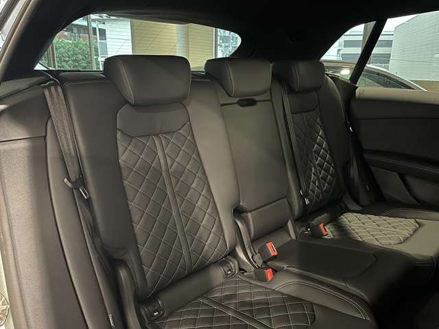 Audi Q8 10