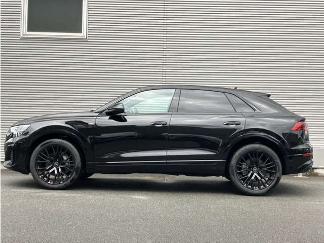 Audi Q8 8