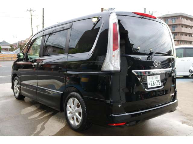 Nissan Serena 2