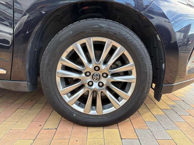 Toyota Harrier 5