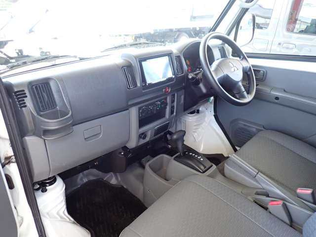 Mitsubishi Minicab MiEV 12