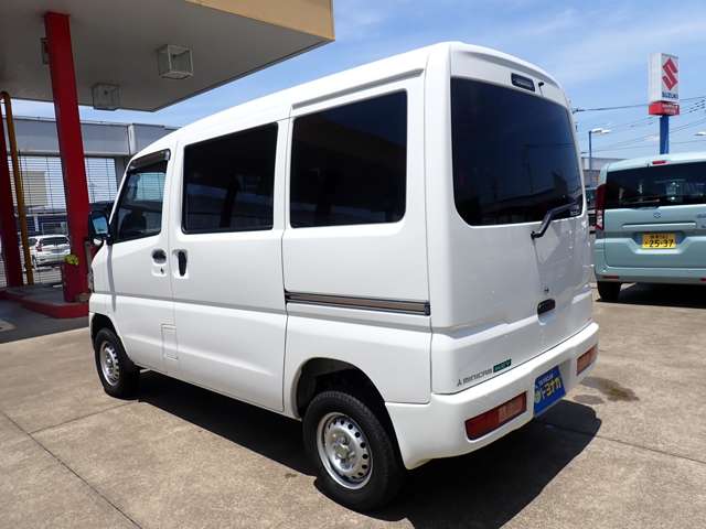 Mitsubishi Minicab MiEV 7