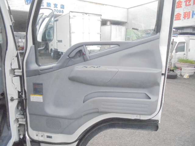 Mitsubishi Fuso Canter 12