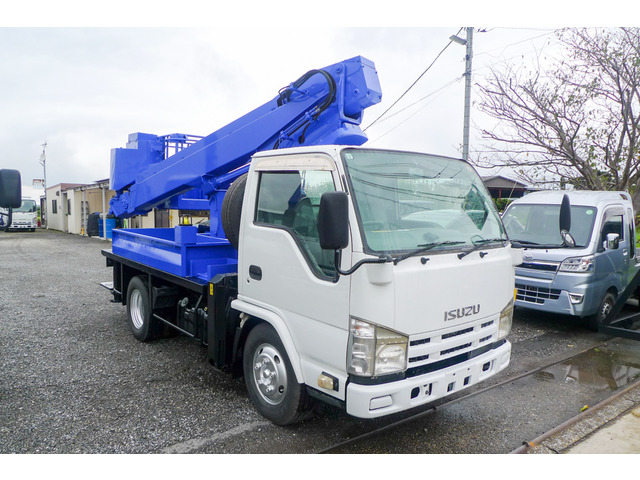 Isuzu Elf 4