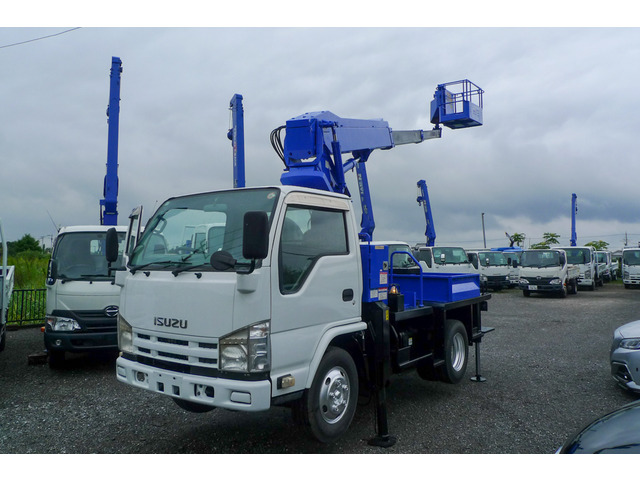 Isuzu Elf 9