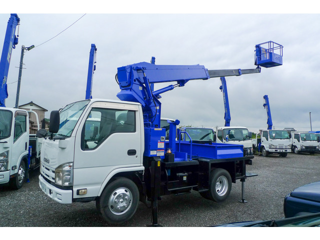 Isuzu Elf 10
