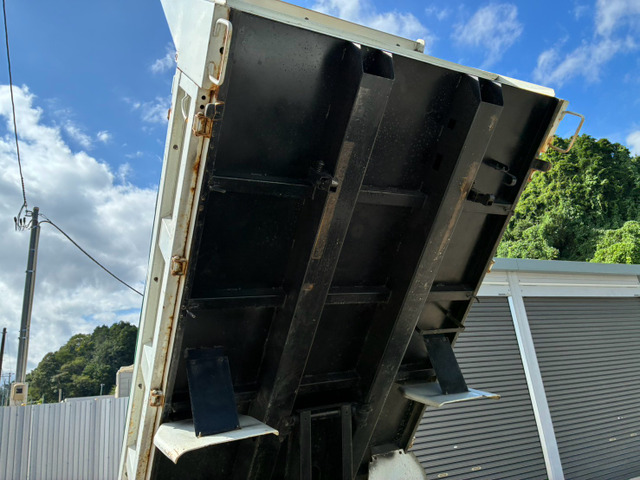 Mitsubishi Fuso Canter 12