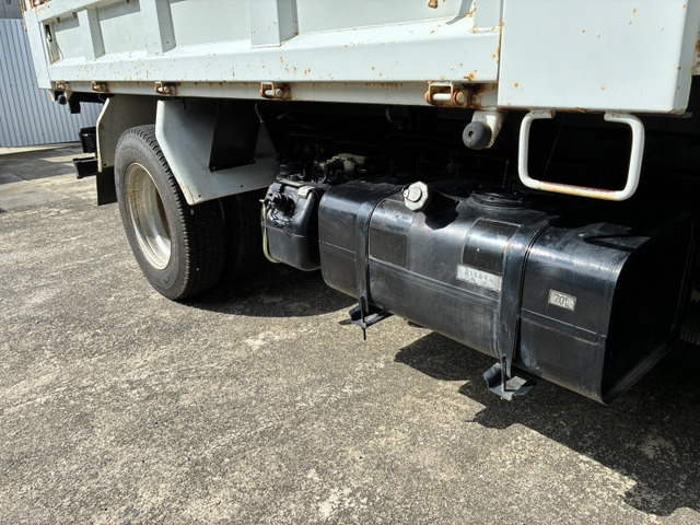 Mitsubishi Fuso Canter 8