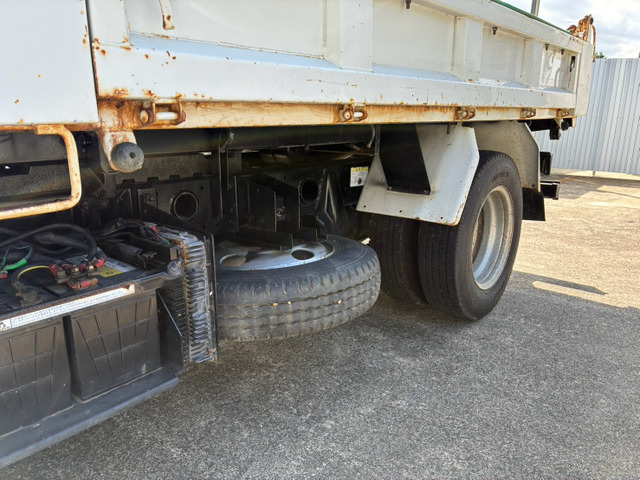 Mitsubishi Fuso Canter 10
