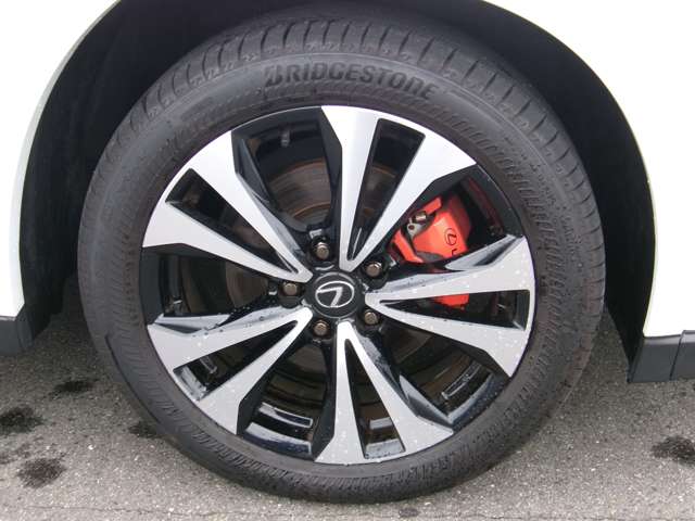 Lexus UX 7