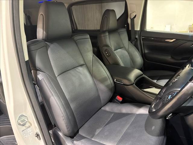 Toyota Alphard 11