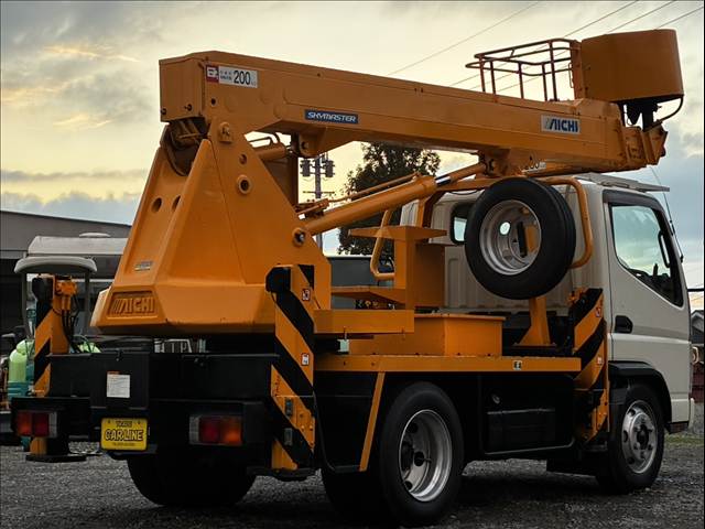 Mitsubishi Fuso Canter 2