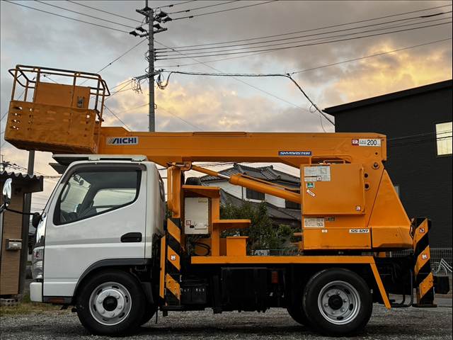Mitsubishi Fuso Canter 7