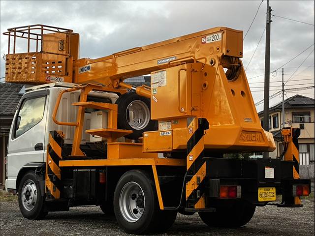 Mitsubishi Fuso Canter 8