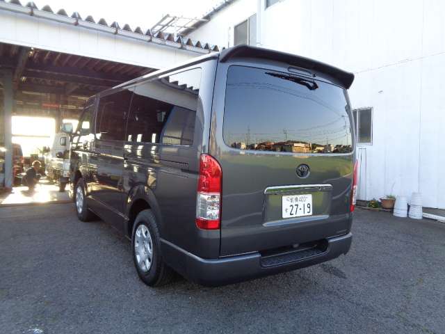 Toyota Regius Ace 3