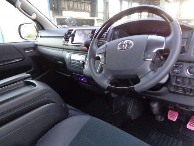 Toyota Regius Ace 4