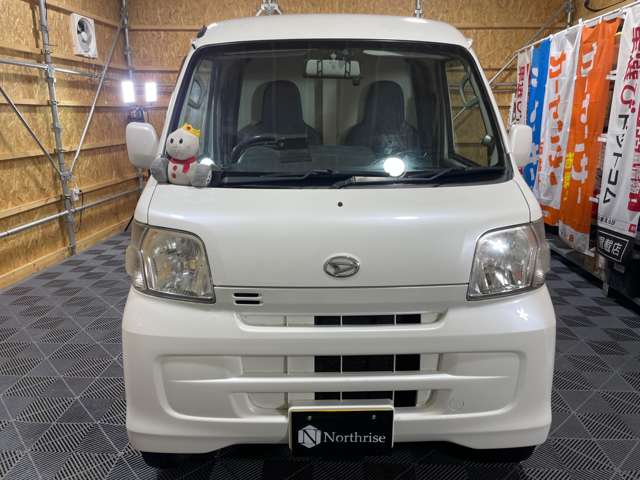 Daihatsu Hijet Cargo 11