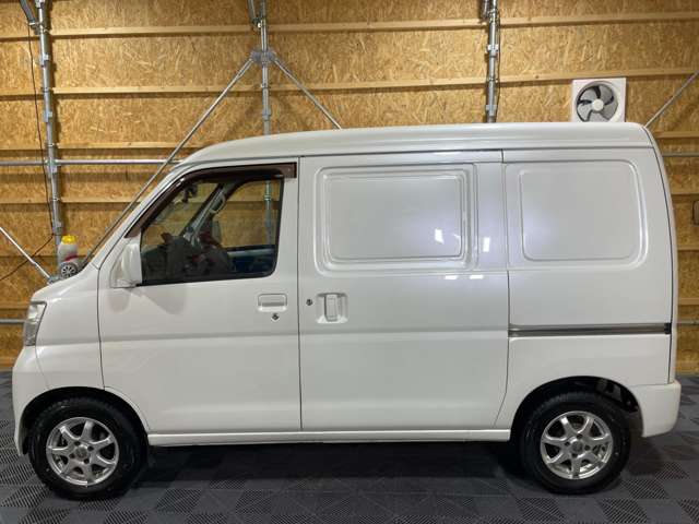 Daihatsu Hijet Cargo 5