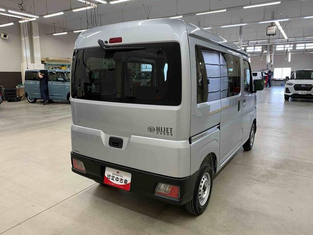 Daihatsu Hijet Cargo 11