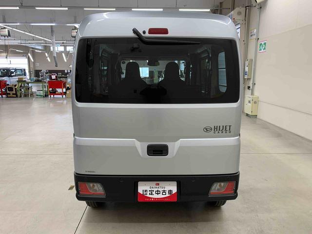 Daihatsu Hijet Cargo 6