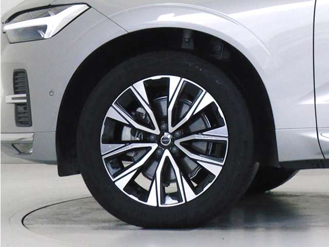 Volvo XC60 8