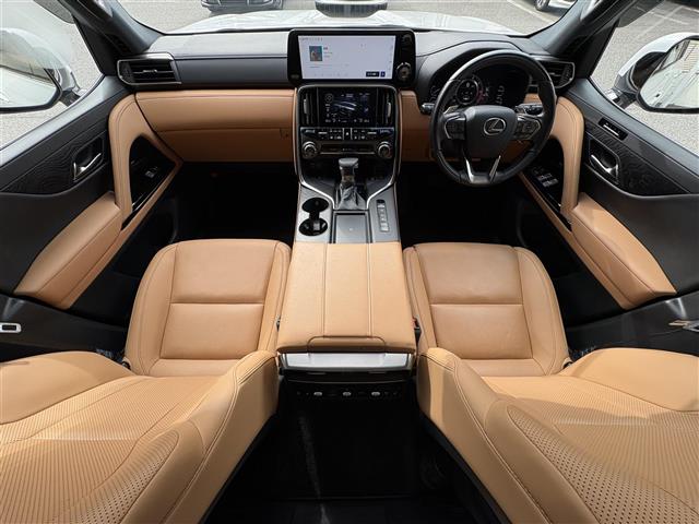 Lexus LX 2