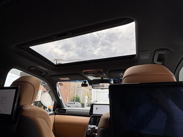 Lexus LX 4