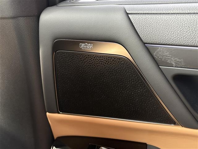 Lexus LX 5
