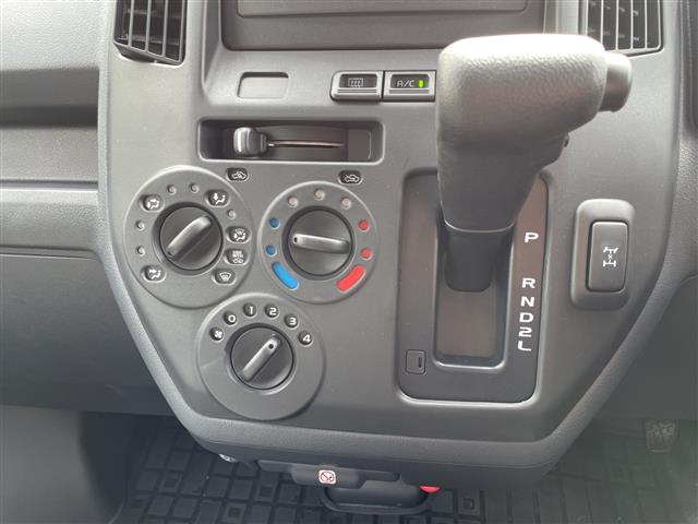 Toyota Town Ace Van 11