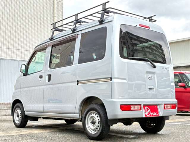 Daihatsu Hijet Cargo 11