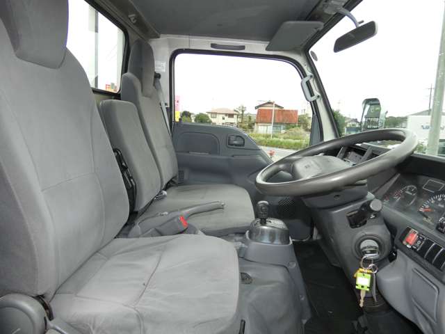 Isuzu Elf 12