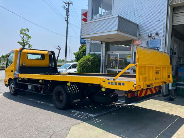 Hino Dutro 3