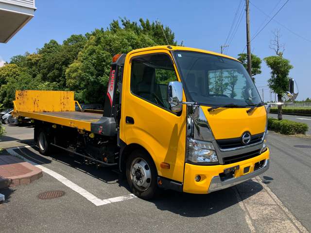 Hino Dutro 8