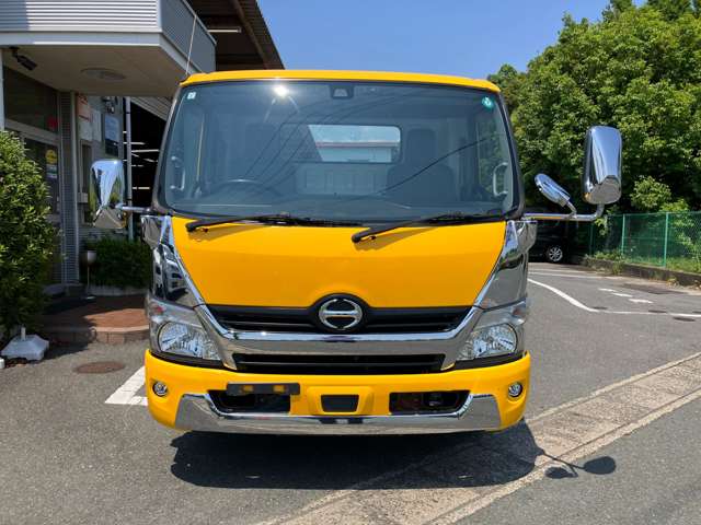 Hino Dutro 9