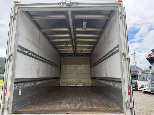 Mitsubishi Fuso Fighter 11