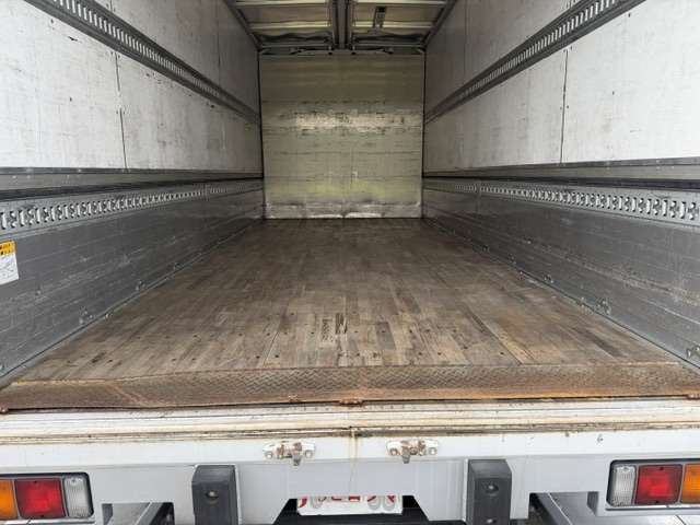 Mitsubishi Fuso Fighter 12