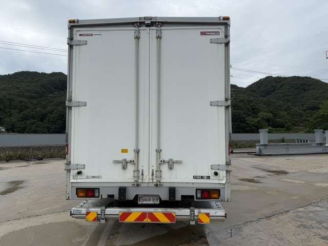 Mitsubishi Fuso Fighter 6