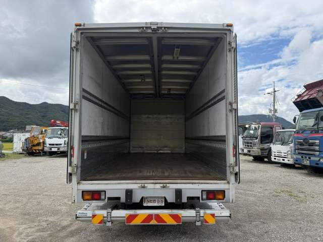 Mitsubishi Fuso Fighter 10