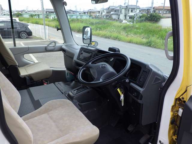 Toyota Coaster 9
