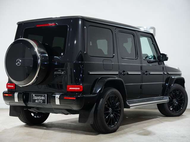 Mercedes-Benz G-Class 2